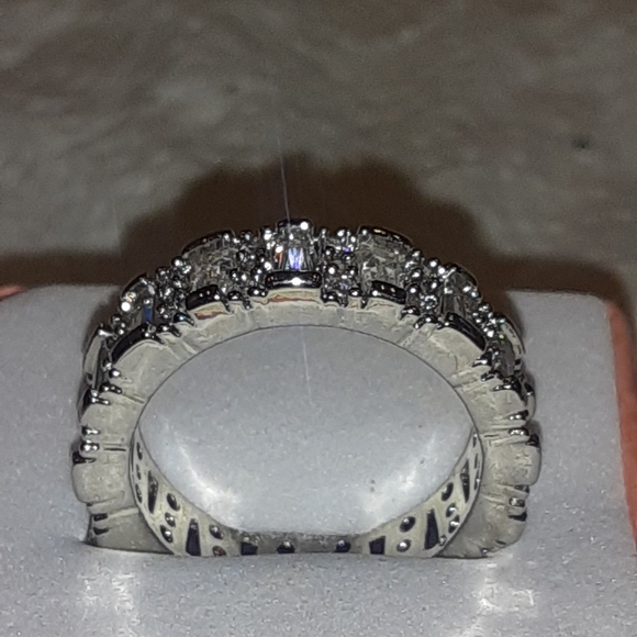 Sterling silver white sapphire ring size 7 - Picture 2 of 4